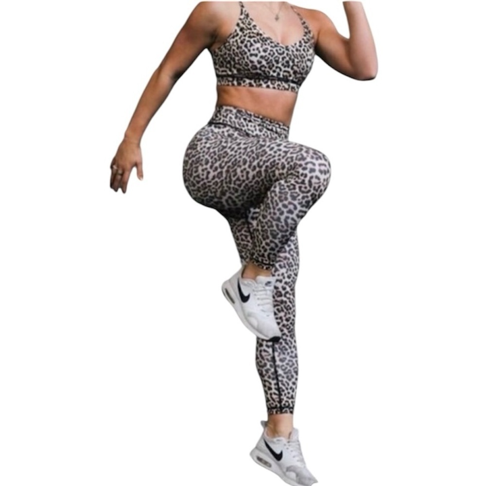 Zyia Scrunchy What Leopard Print Leggings. Size 2